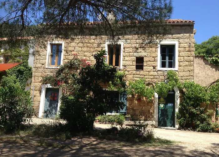 Πανσιόν L'orca Di San Gavinu Figari (Corsica)